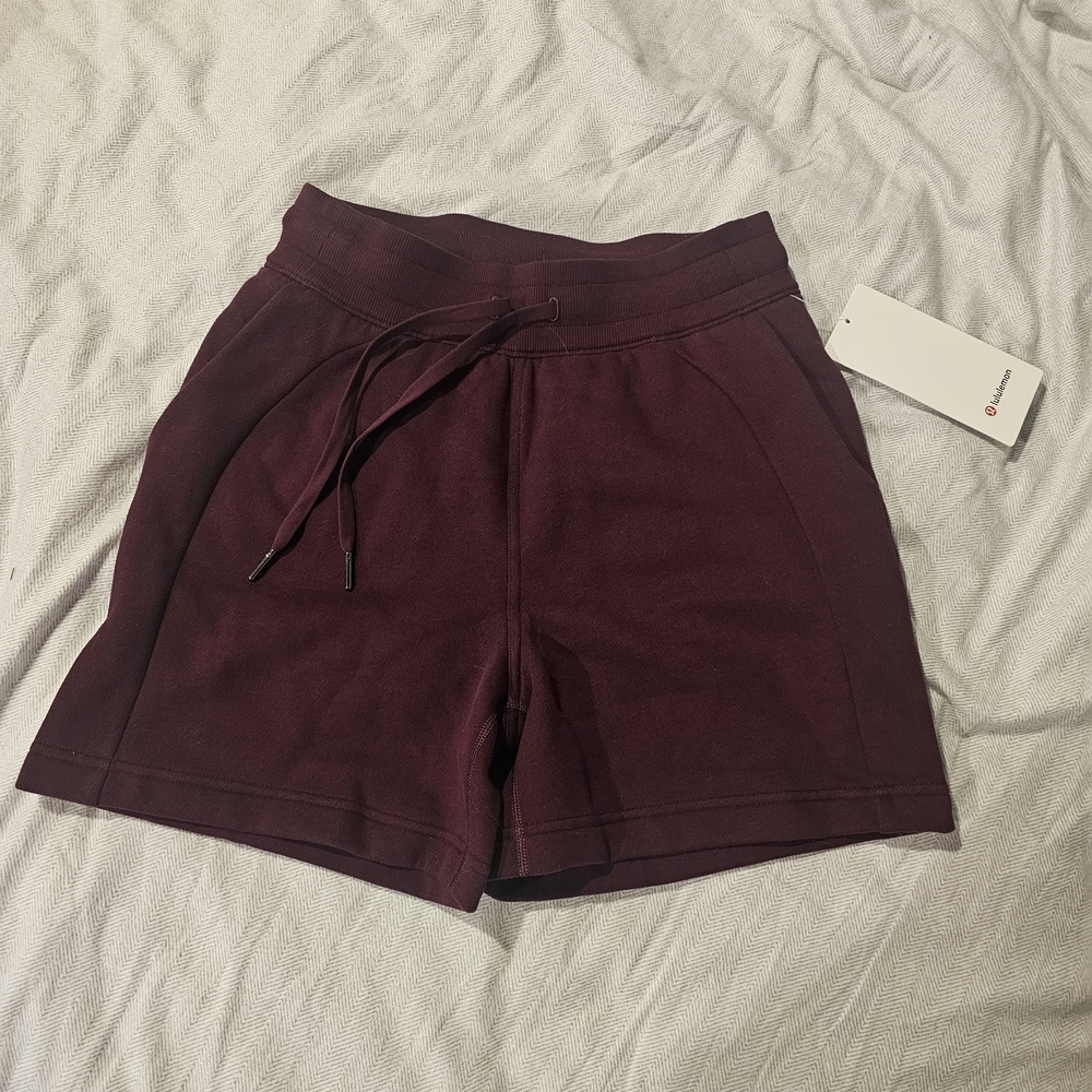 NWT lululemon Women's maroon scuba sweat shorts